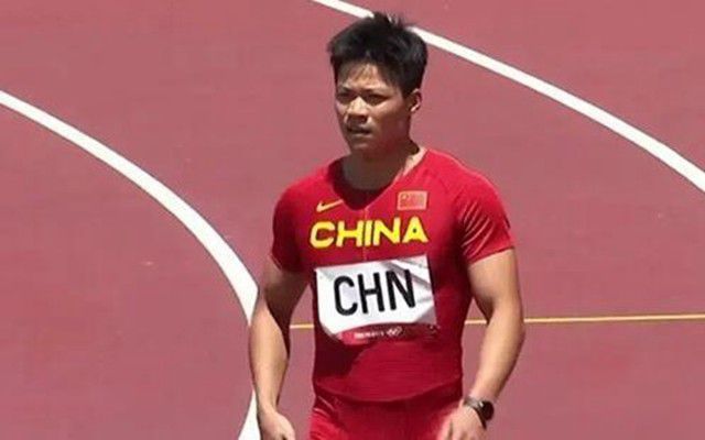 ”“我不希望夺走斯图加特球迷对球队本赛季出色表现所感到的快乐，每个人都应该享受这一刻。